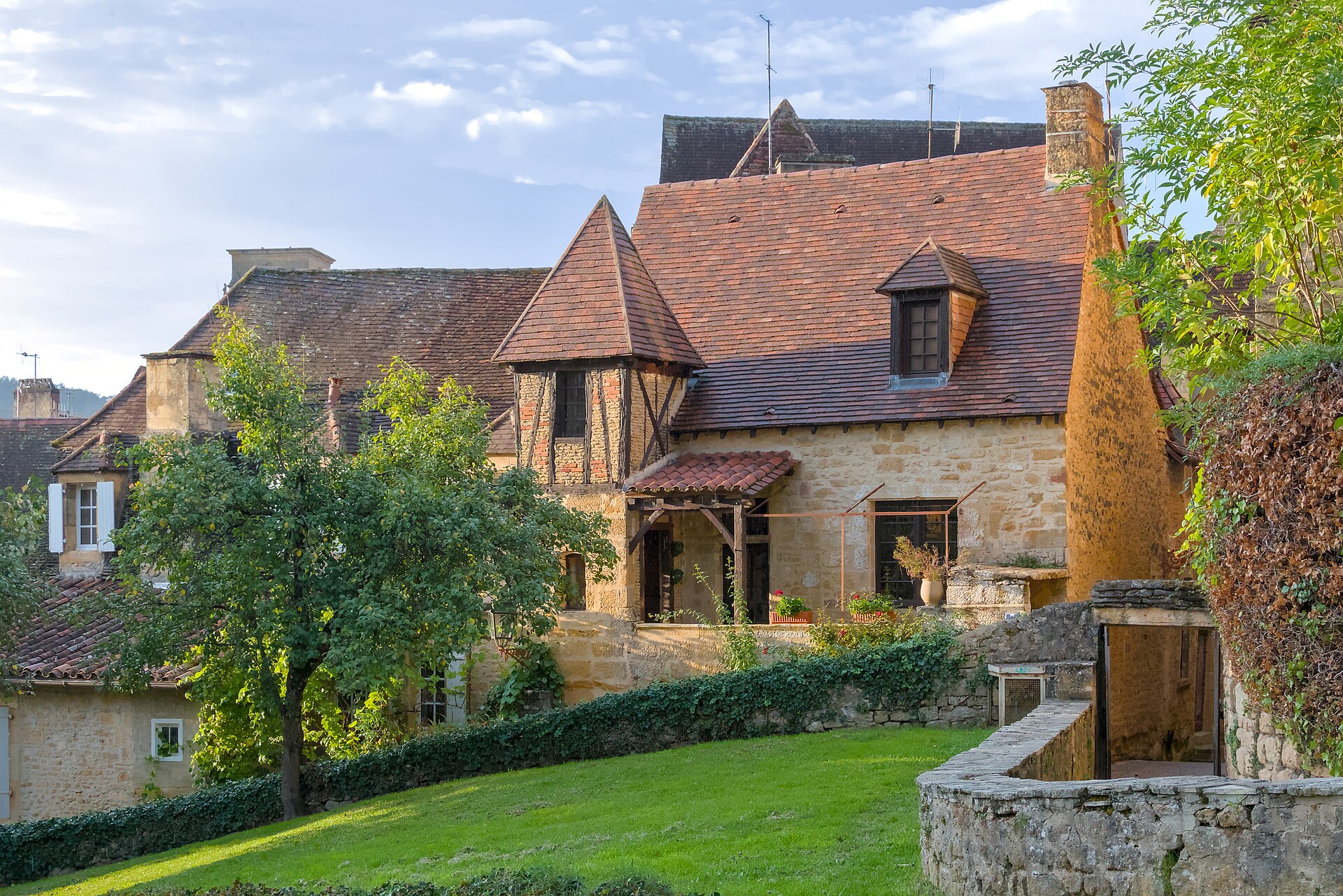 Le Clos des Noyers, maison de pierre et jardin