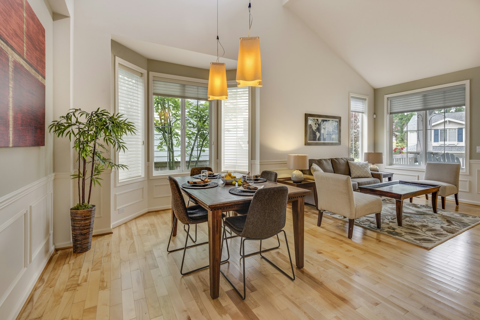 Salon aux poutres apparentes